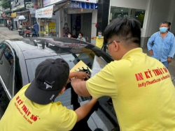 In Logo decal dán kính xe ô tô tại xưởng in decal giá rẻ